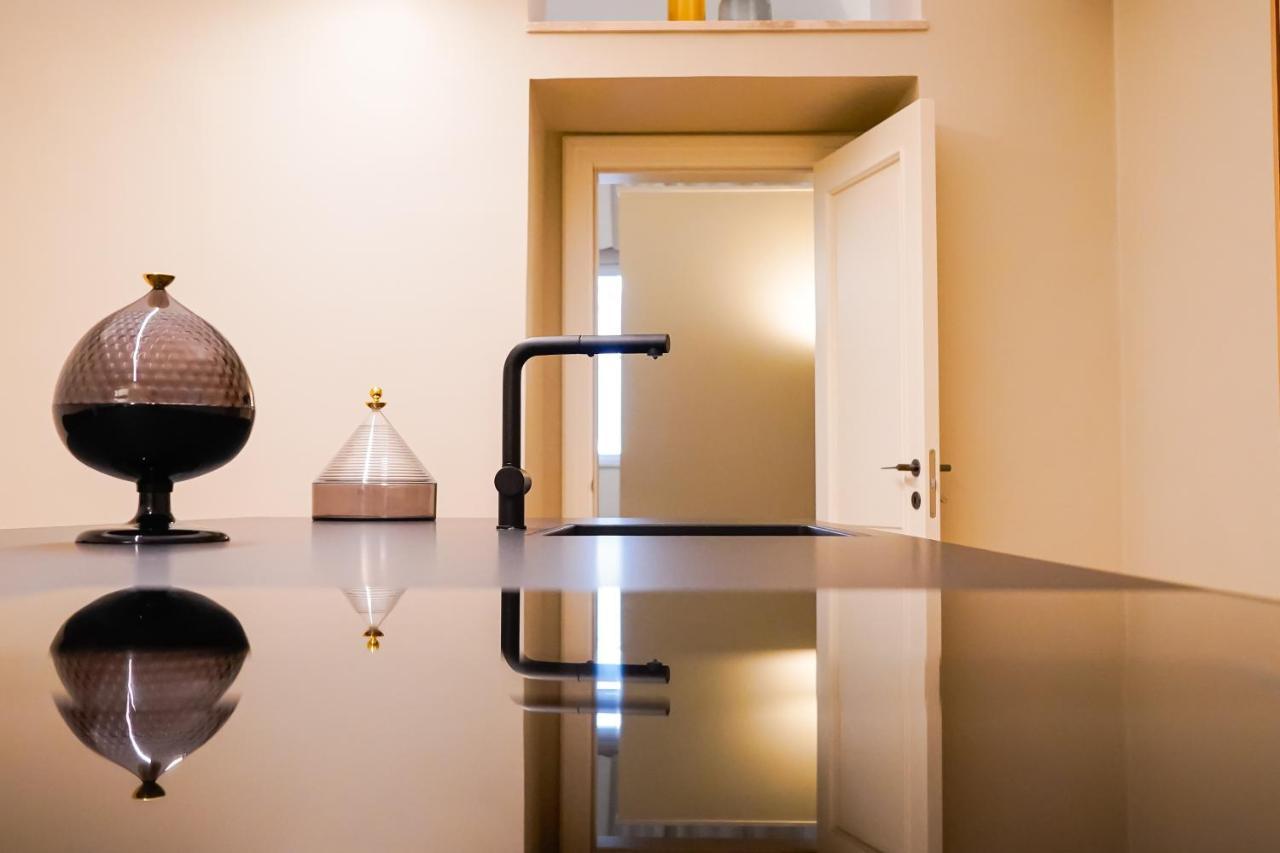 Meh Luxury Apartment City Centre Bari Eksteriør bilde