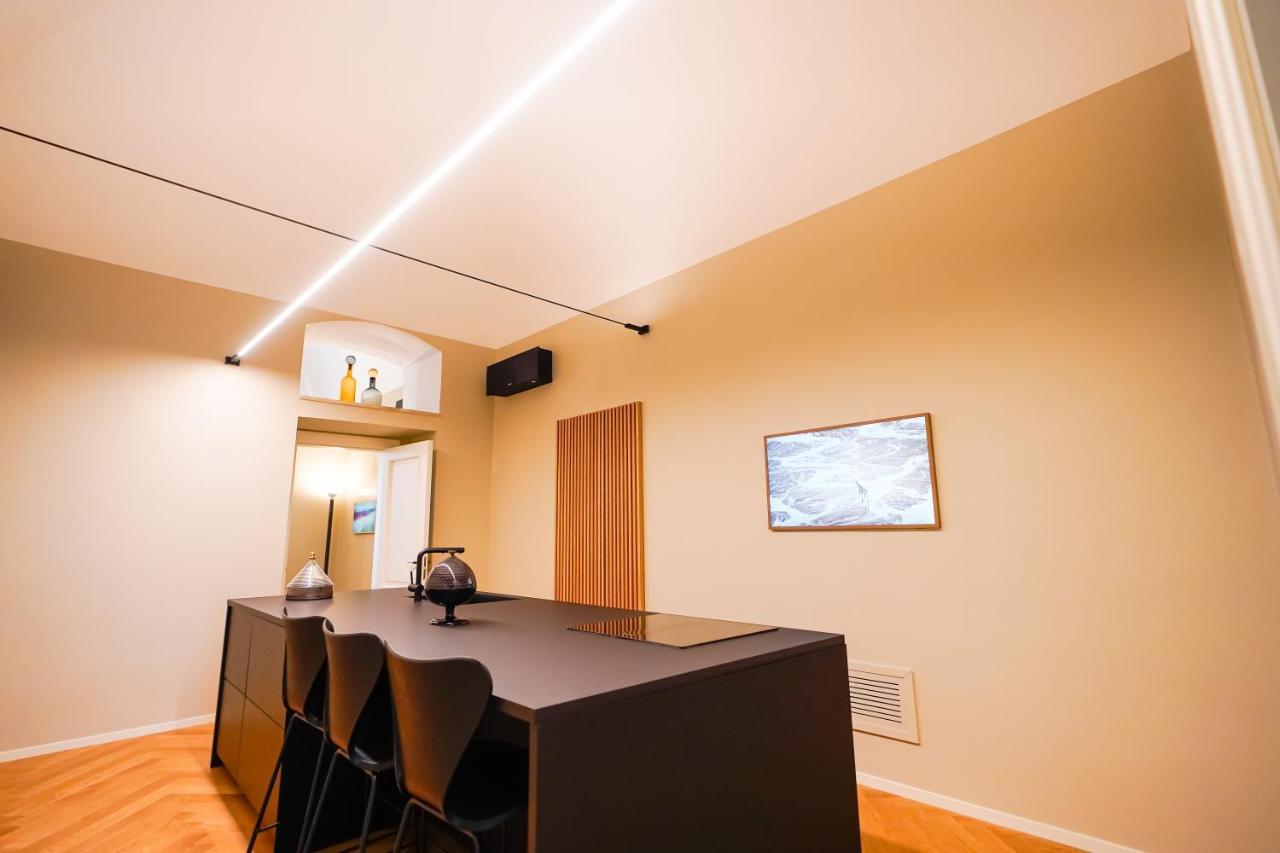 Meh Luxury Apartment City Centre Bari Eksteriør bilde